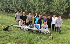 2019年，山東東營市黃河河務(wù)局采購一臺德國坡厲斜坡割草機。